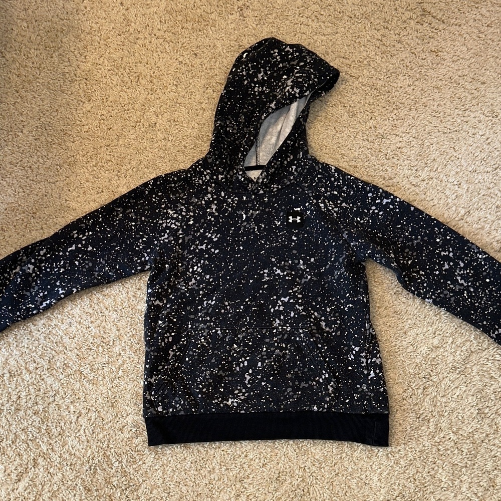 Under Armour boys sweatshirt. Size medium.